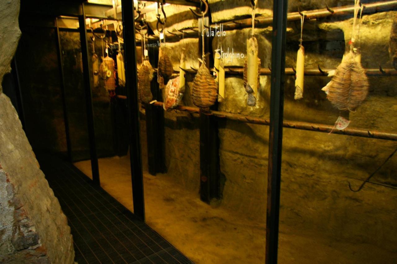 Le Case Della Saracca Monforte dʼAlba Εξωτερικό φωτογραφία