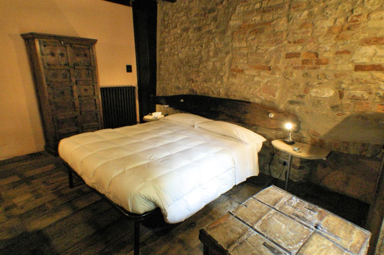 Le Case Della Saracca Monforte dʼAlba Εξωτερικό φωτογραφία